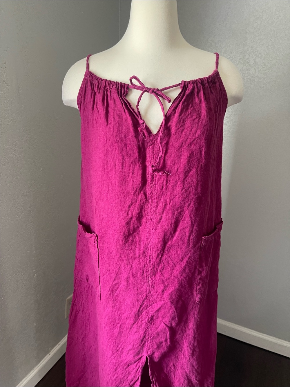Meo Meli Fuchsia Midi Dress with Tie Neck and Front Slit - Picture 3 of 8
